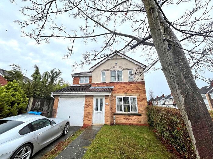 3 Bedroom Detached House For Sale In National Avenue, Hull, HU5