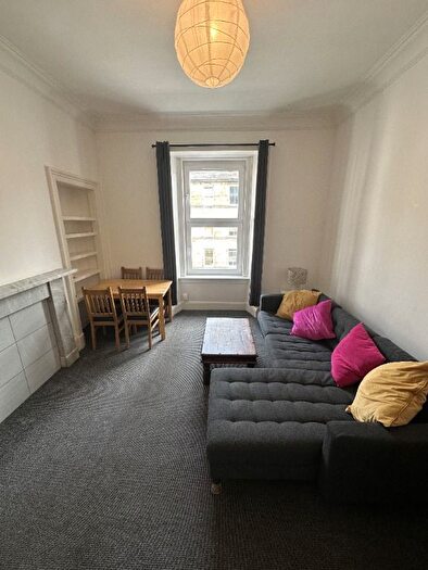 3 Bedroom Flat To Rent In Grindlay Street, Edinburgh, EH3