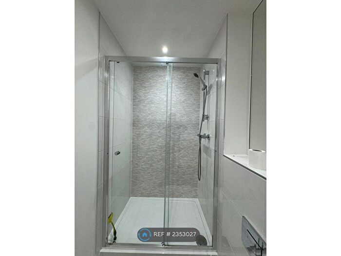 1 Bedroom Flat To Rent In Desborough Road, High Wycombe, HP11