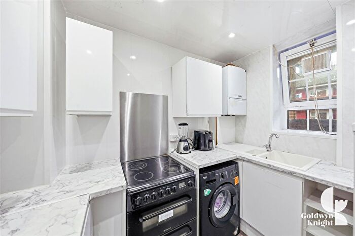 3 Bedroom Flat For Sale In Haddo House, London, SE10