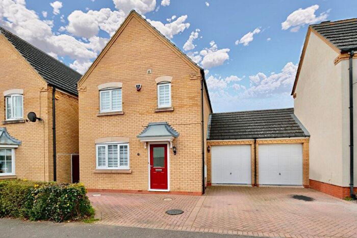 3 Bedroom Link Detached House For Sale In Beaufort Drive, Buckden, St Neots, PE19