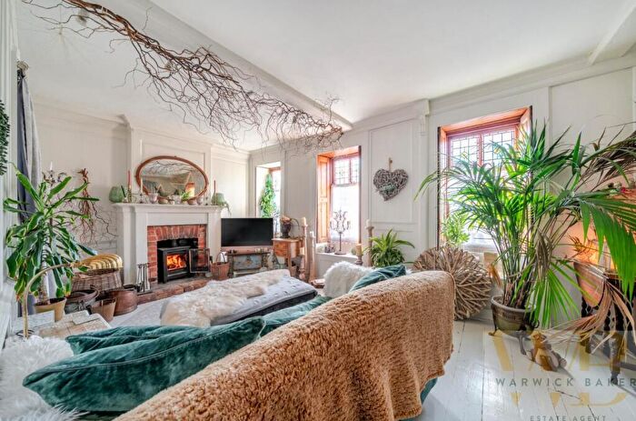 4 Bedroom Maisonette For Sale In East Street, Shoreham-By-Sea, BN43