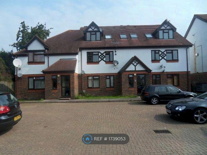 2 Bedroom Flat To Rent In Hazelwood Close, Harrow, HA2