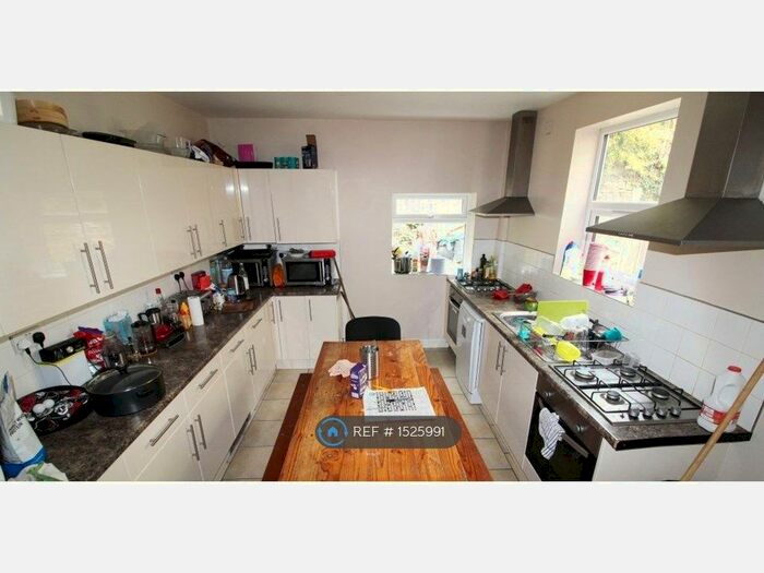 7 Bedroom Terraced House To Rent In Harcourt Road, Sheffield, S10