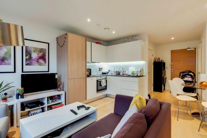 Studio To Rent In Duke Of Wellington Avenue, Woolwich, London, SE18