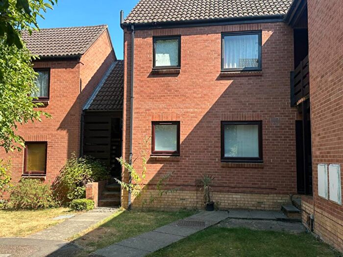 1 Bedroom Flat For Sale In Prince Of Wales Close, Bury St Edmunds, Suffolk, IP33