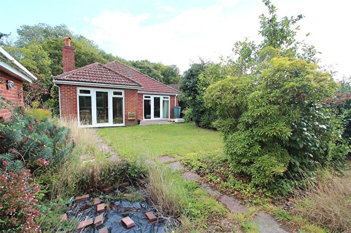 4 Bedroom Bungalow For Sale In Hoads Hill, Wickham, Fareham, Hampshire, PO17