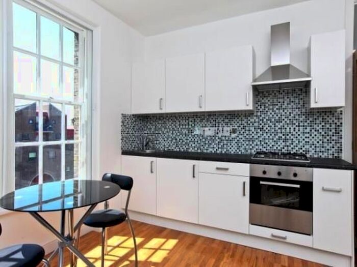 2 Bedroom Flat To Rent In The Highway, Wapping, Tower Hill, Canary Wharf, Limehouse, London, E1W