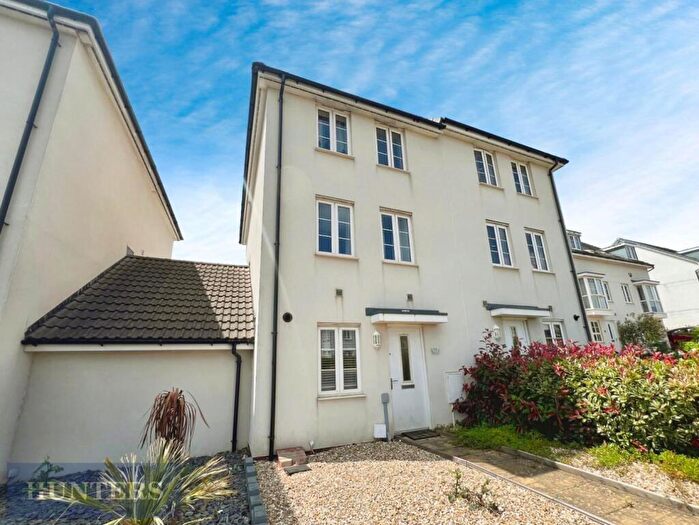 3 Bedroom Semi-Detached House To Rent In Newcourt Way, Exeter, EX2