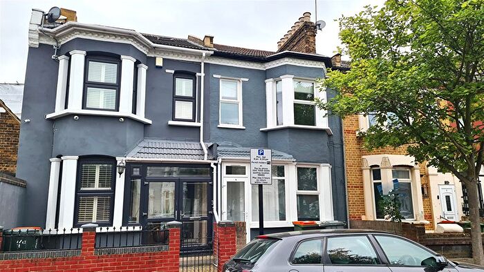 4 Bedroom Terraced House To Rent In Liddington Road, Stratford, E15