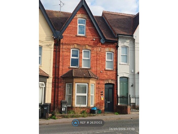 2 Bedroom Flat To Rent In Hendford Hill, Yeovil, BA20
