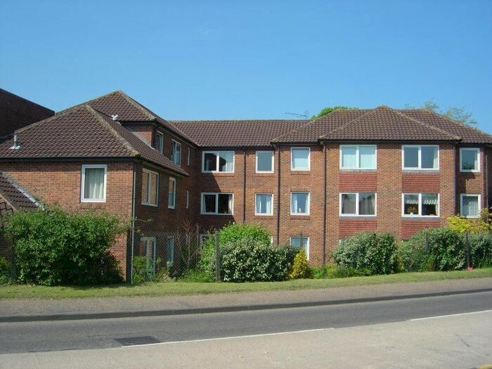 1 Bedroom Flat To Rent In Homedell House, Roundwood Lane, Harpenden, AL5