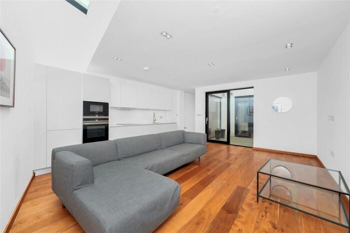 2 Bedroom Apartment To Rent In Gifford Street, N1