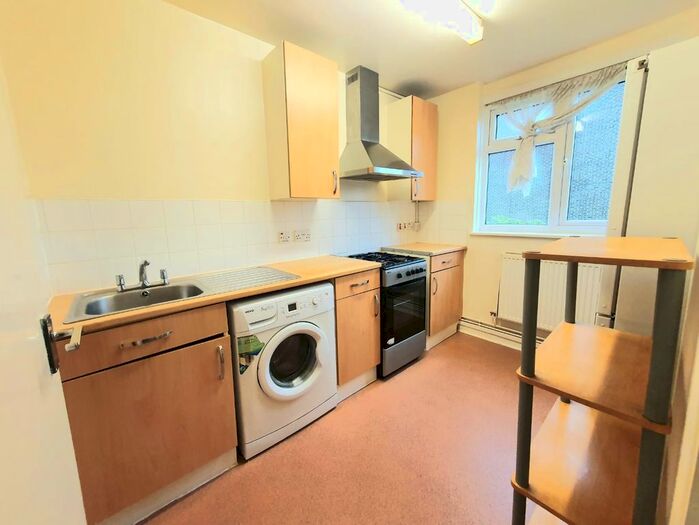1 Bedroom Flat To Rent In Kielder Close, Ilford, IG6