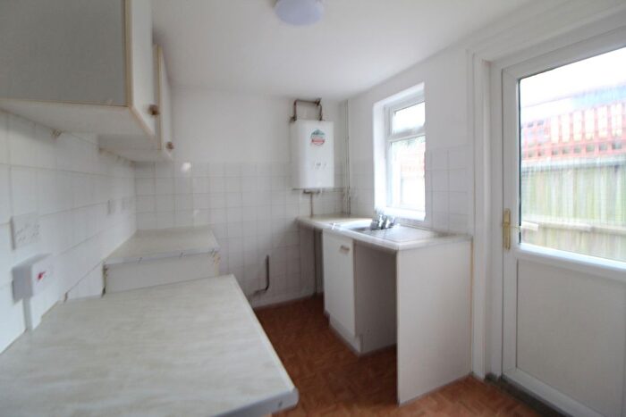 2 Bedroom End Of Terrace House To Rent In Edinburgh Road, Chatham, ME4