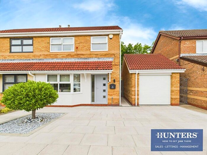 3 Bedroom Semi-Detached House For Sale In Macmerry Close, Fulford Grange, Sunderland, SR5