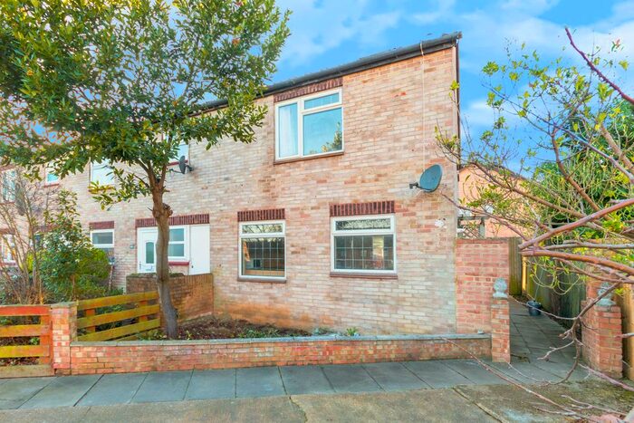 4 Bedroom Semi-Detached House To Rent In Dressington Avenue, London SE4