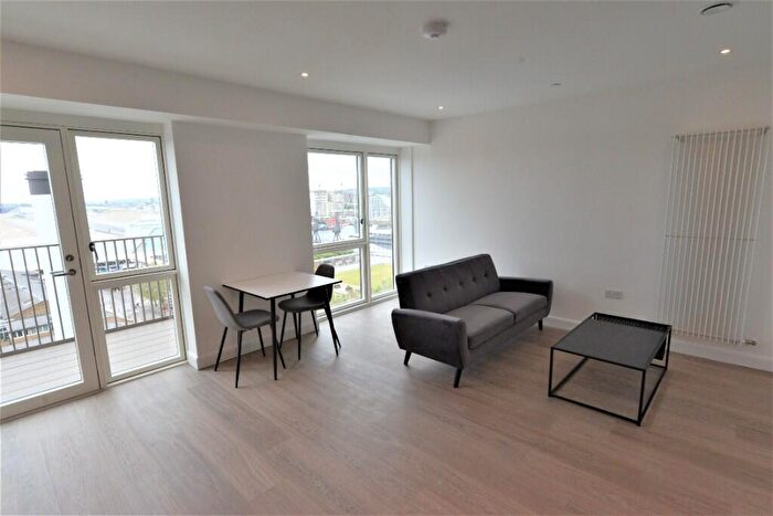 Studio To Rent In Seagull Lane, London, E16