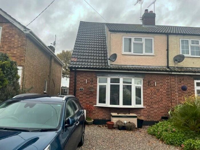 3 Bedroom Semi-Detached House To Rent In Ivy Road, Benfleet, SS7
