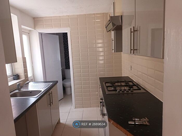 4 Bedroom Terraced House To Rent In Cholmeley Road, Reading, RG1
