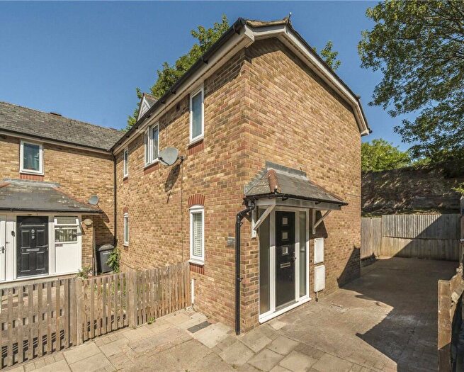 3 Bedroom End Of Terrace House To Rent In Windmill Close, Lewisham, SE13