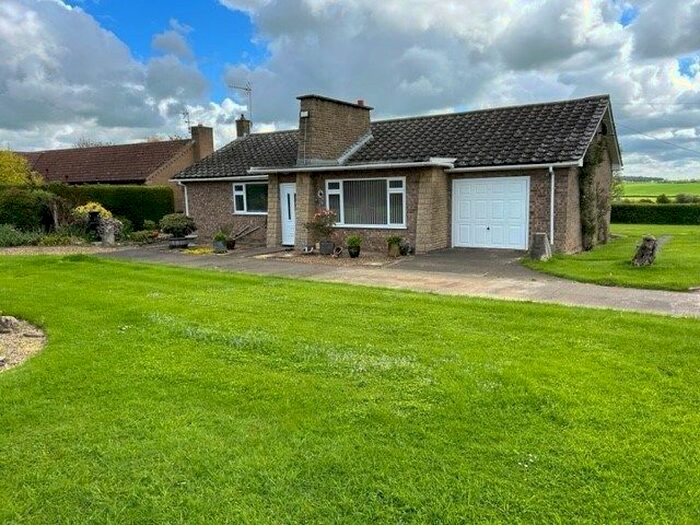 3 Bedroom Detached Bungalow For Sale In High Street, Swayfield, Grantham, NG33