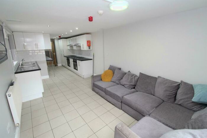 5 Bedroom House To Rent In Treherbert Street, Cathays, Cardiff, CF24