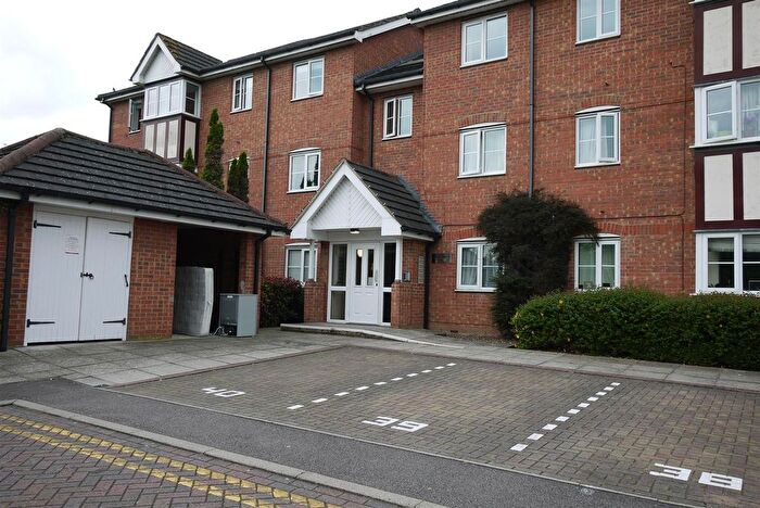 2 Bedroom Flat To Rent In Ottawa Court, Broxbourne, EN10