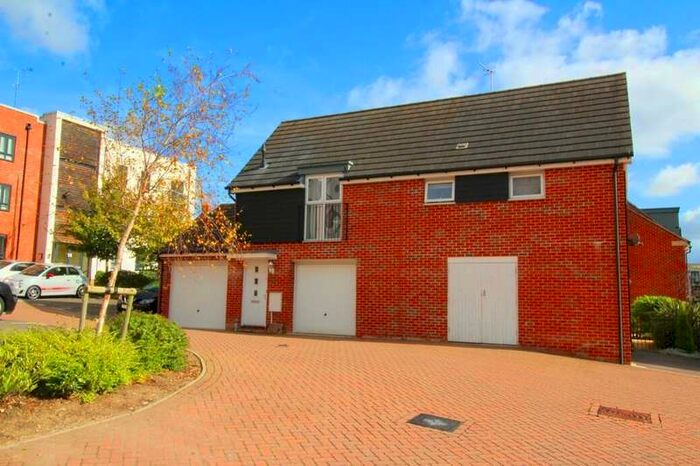 Flat To Rent In Sinclair Drive, Basingstoke, RG21