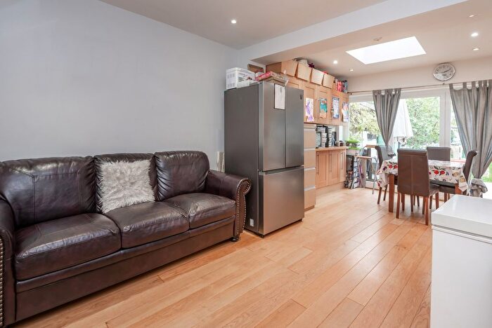 3 Bedroom Terraced House To Rent In Rushden Gardens, Ilford, IG5