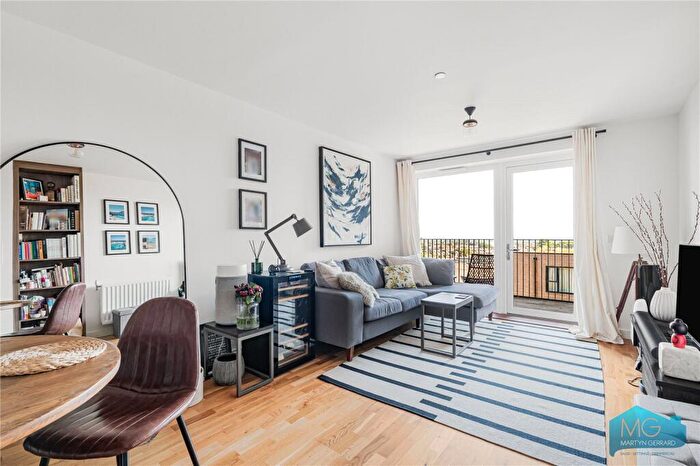 2 Bedroom Apartment For Sale In Hampden Road, Crouch End, London, N8
