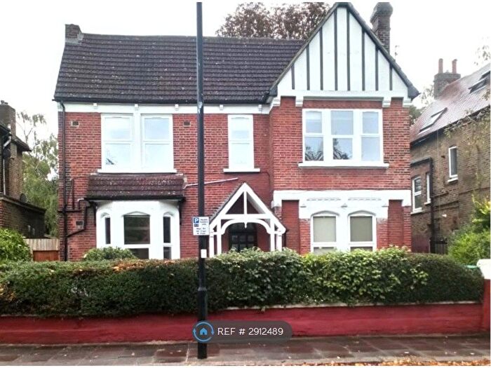 Studio To Rent In Pierrepoint Road, Acton, W3