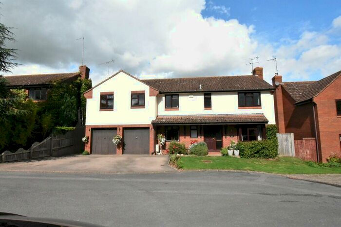 5 Bedroom Detached House For Sale In Mayalls Close, Tirley, Gloucester, GL19