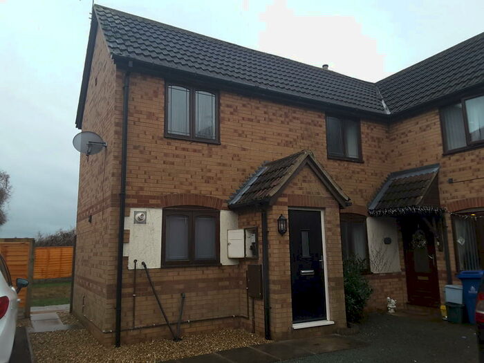 2 Bedroom Semi-Detached House To Rent In Cardinal Close, Rossington, DN11