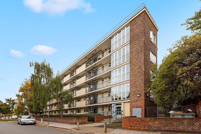 2 Bedroom Flat To Rent In Dorset Road, Oval, London, SW8