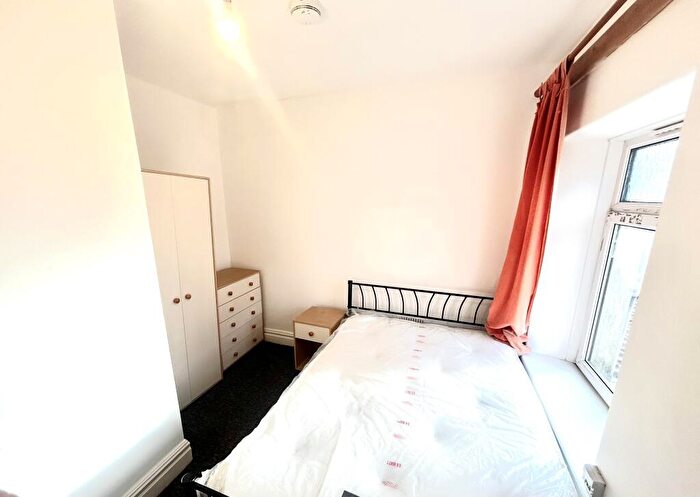 4 Bedroom House Of Multiple Occupation To Rent In Queen Street, , Treforest, CF37