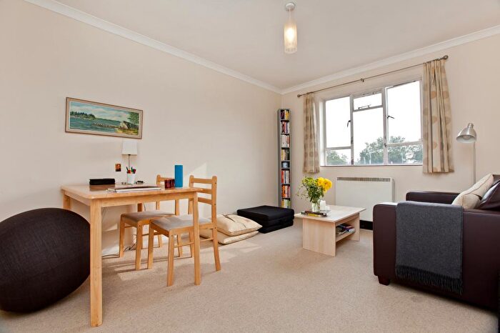 1 Bedroom Apartment To Rent In Dibden Street, London, N1