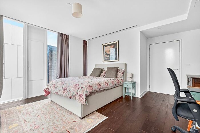 3 Bedroom Flat To Rent In Union Street, Waterloo, SE1