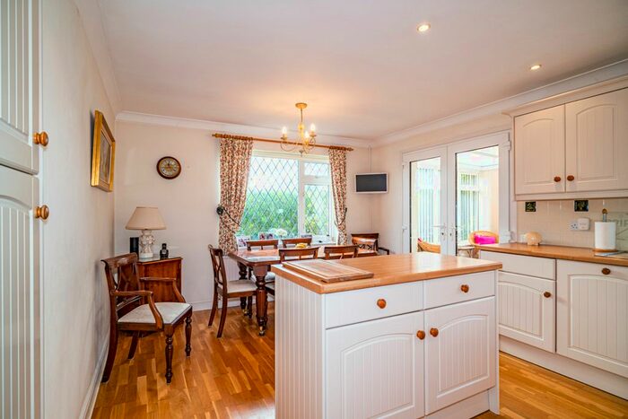 2 Bedroom Bungalow For Sale In Wallingford Road, Goring On Thames, RG8