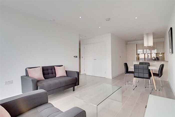 1 Bedroom Apartment To Rent In Great Eastern Road London, E15