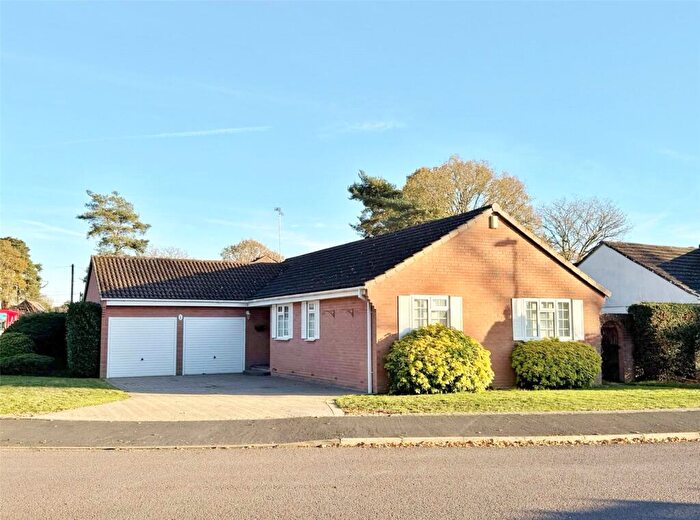 3 Bedroom Bungalow For Sale In Blackthorn Way, Verwood, Dorset, BH31