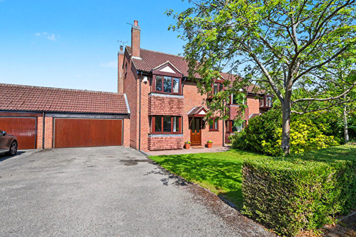 4 Bedroom Link Detached House For Sale In Auden Close, Church Broughton, DE65