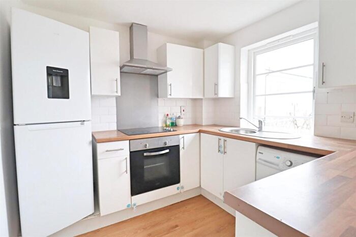 2 Bedroom Apartment To Rent In Silks Way, Braintree, CM7
