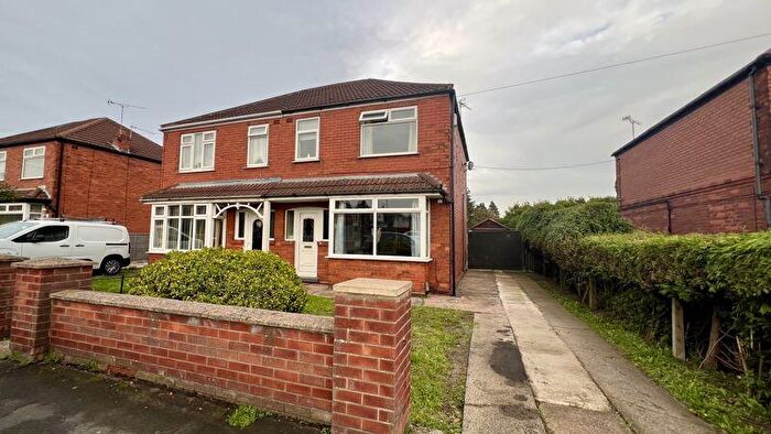 3 Bedroom Semi-Detached House For Sale In Warley Road, Scunthorpe, DN16