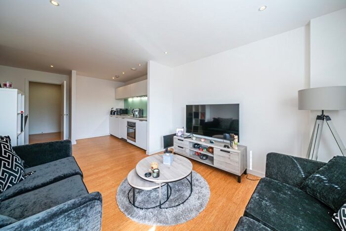 1 Bedroom Flat To Rent In Wingate Square, London, SW4