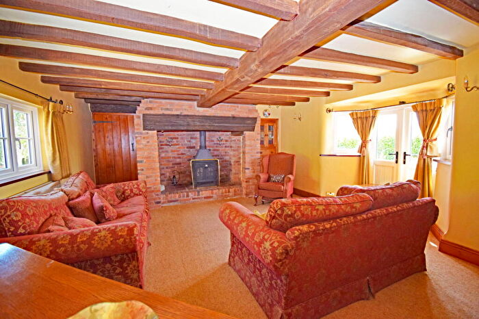 4 Bedroom Detached House For Sale In Bournheath Road, Fairfield, Worcestershire, B61