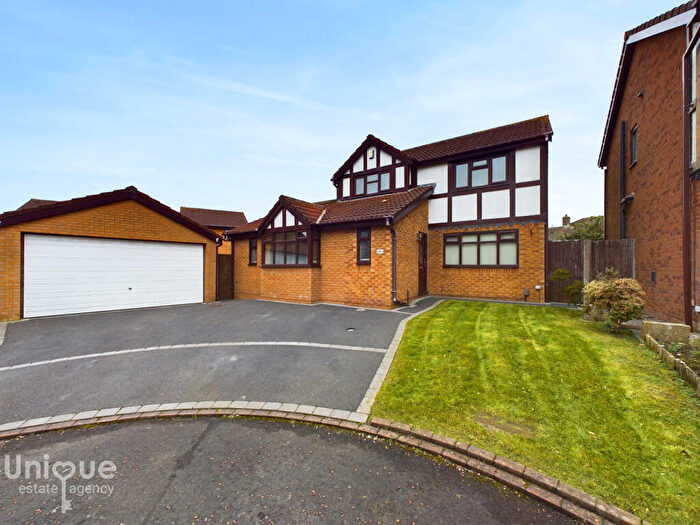 4 Bedroom Detached House For Sale In Hawthorn Close, Wesham, PR4