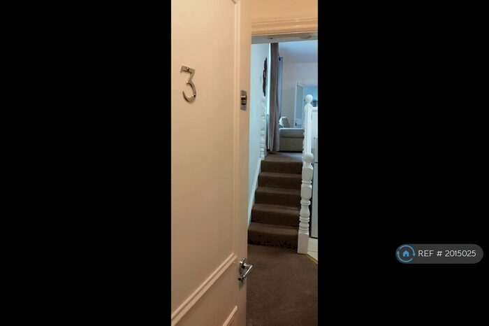 1 Bedroom Flat To Rent In Hornsey Road, London, N19