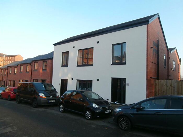 2 Bedroom Flat To Rent In Kilbourn Street, Nottingham, NG3