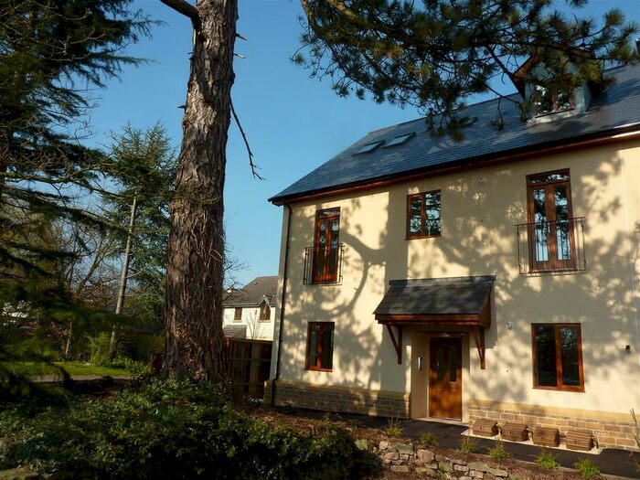 1 Bedroom Flat To Rent In Lawnside, Welsh Street, Chepstow NP16